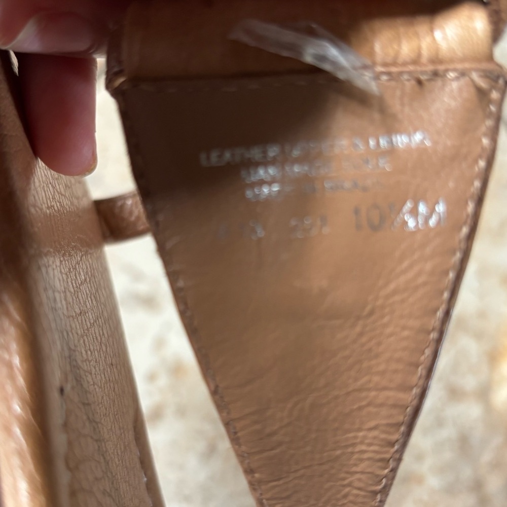 Tory Burch Tan Leather Logo minimalist Thong Sandals - Picture 6 of 7